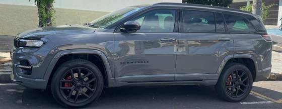 JEEP COMMANDER 2.0 HURRICANE 4 TURBO GASOLINA BLACKHAWK AT9